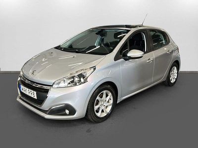 Grå Begagnad 2015 Peugeot 208 Halvkombi | 89 899 kr (Dyr)