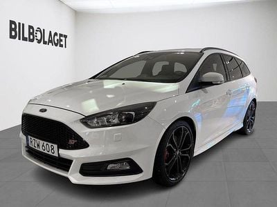 Vit Begagnad 2016 Ford Focus ST Kombi | 209 800 kr (Dyr)