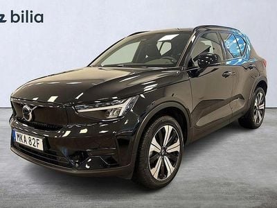 Svart Begagnad 2022 Volvo XC40 Core SUV | 324 900 kr (Marknadspris)