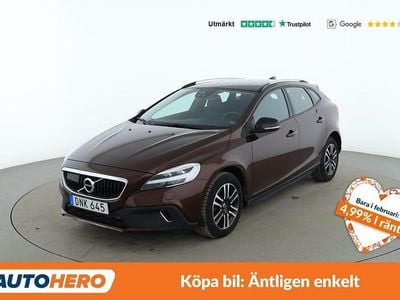 Brun Begagnad 2018 Volvo V40 CC Momentum Kombi | 219 000 kr (Marknadspris)