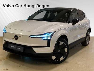 Vit Begagnad 2025 Volvo EX30 Single Motor Extended Range SUV | 374 900 kr (Marknadspris)