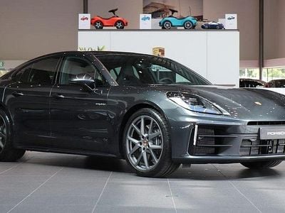 Porsche Panamera 4
