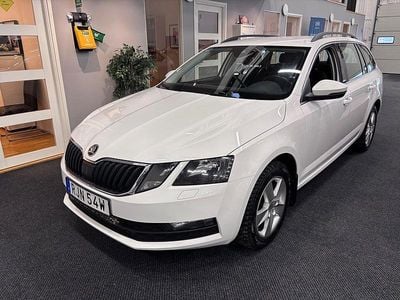 Vit Begagnad 2019 Skoda Octavia Ambition Kombi | 179 000 kr (Dyr)