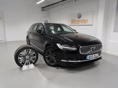 Svart Begagnad 2022 Volvo V90 Core Kombi | 379 900 kr (Marknadspris)