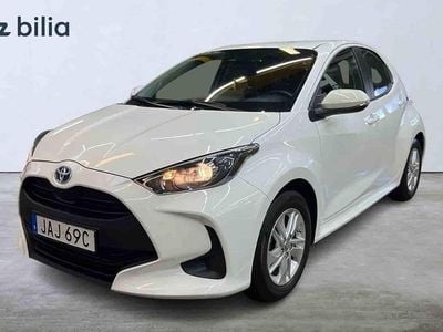 Begagnad Toyota Yaris Hybrid Active 117 HK (86 kW) 2023 Vit Halvkombi