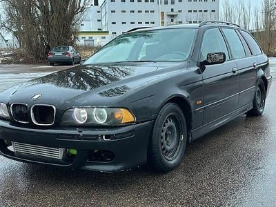 Begagnad BMW 525 192 HK (141 kW) 2001 Svart rollad