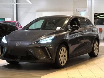Grå/silver Begagnad 2023 MG MG4 EV Luxury Halvkombi | 396 650 kr (Dyr)