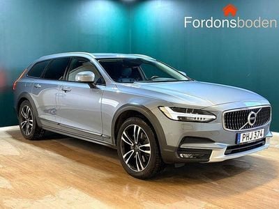 Ljusblå Begagnad 2017 Volvo V90 CC Inscription Kombi | 299 900 kr (Bra pris)