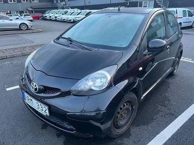 Begagnad Toyota Aygo 68 HK (50 kW) 2008 Svart Halvkombi