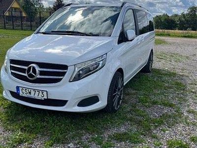 Mercedes V220