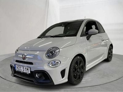 Grå Begagnad 2022 Abarth 595 | 174 900 kr (Marknadspris)