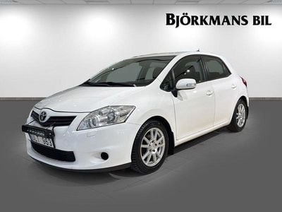 Vit Begagnad 2011 Toyota Auris Sedan | 39 000 kr (Bra pris)