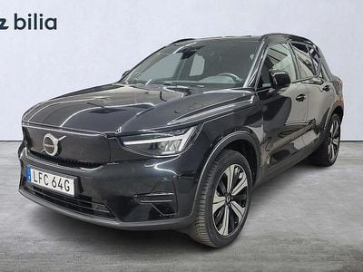 Svart Begagnad 2022 Volvo XC40 Core SUV | 364 000 kr