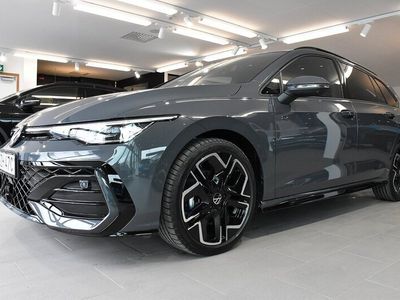 Mörkgrå (dolphin grey metallic) Ny 2025 VW Golf VIII R-line Edition Kombi | 457 000 kr