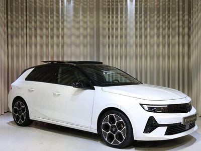 Vit Begagnad 2024 Opel Astra Ultimate Halvkombi | 239 900 kr (Marknadspris)