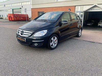 Svart Begagnad 2009 Mercedes B200 Minibuss | 64 500 kr