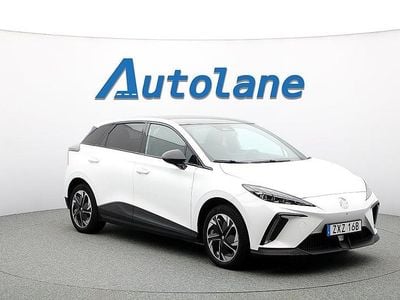 Begagnad MG MG4 EV Luxury 150 kW (204 HK) 2022 Vit Halvkombi