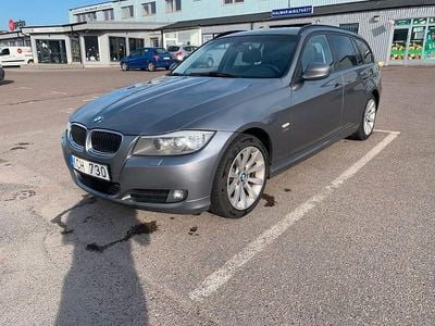 Grå Begagnad 2011 BMW 320 Kombi | 79 900 kr (Dyr)