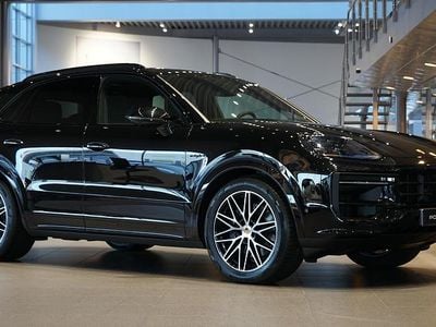 Svart Ny 2026 Porsche Cayenne SUV | 1 391 400 kr