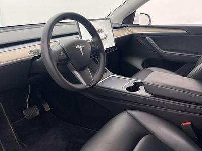 Vit Begagnad 2022 Tesla Model Y Long Range AWD SUV | 374 900 kr (Marknadspris)