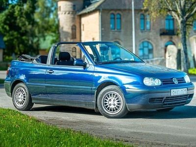 Blå Begagnad 2000 VW Golf IV Trendline Cab | 28 000 kr