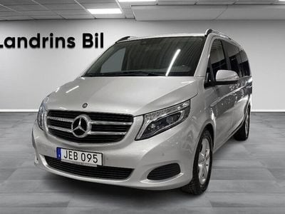 Mercedes V220
