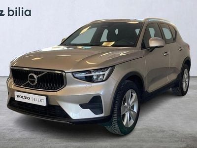 Begagnad Volvo XC40 Core 200 HK (147 kW) 2023 Grå SUV