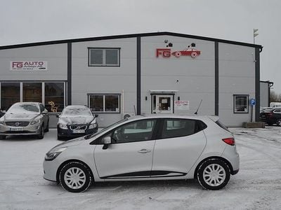Silver Begagnad 2016 Renault Clio IV Dynamique Halvkombi | 59 900 kr (Bra pris)