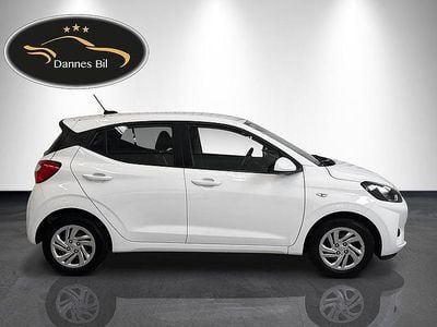 Begagnad Hyundai i10 Essential 67 HK (49 kW) 2022 Vit Halvkombi