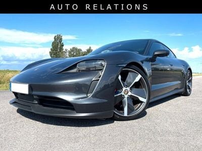 Mörk grå metallicvolcano grey metallic Begagnad 2021 Porsche Taycan 4S Performance Package Sedan | 1 099 900 kr