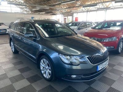 begagnad Skoda Superb Kombi 2.0 TDI DSG Sekventiell