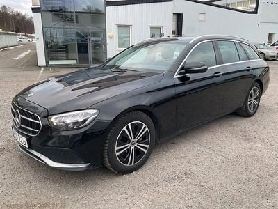 Svart Begagnad 2022 Mercedes E220 Kombi | 167 000 kr