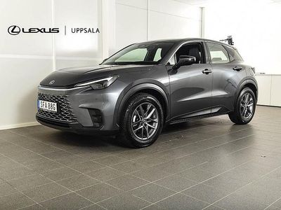Grå (sonic chrome) Begagnad 2024 Lexus LBX SUV | 309 900 kr (Bra pris)