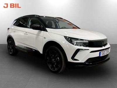 Vit Begagnad 2024 Opel Grandland X SUV | 259 900 kr (Marknadspris)