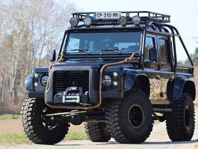 begagnad Land Rover Defender SVX 'Spectre' James Bond