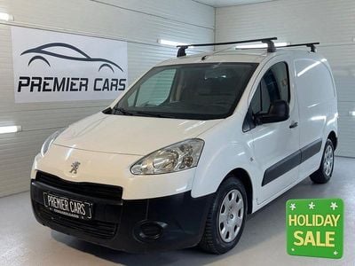 Vit Begagnad 2012 Peugeot Partner Minibuss | 62 900 kr (Lite dyr)