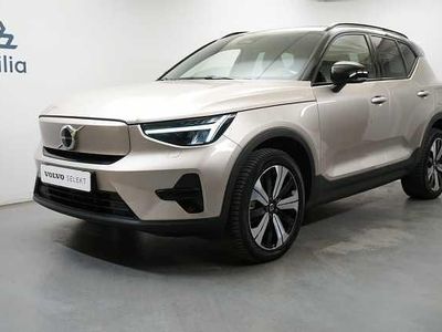 Ljusgrå Begagnad 2022 Volvo XC40 Core SUV | 329 900 kr