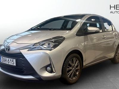 Begagnad Toyota Yaris 112 HK (82 kW) 2017 Silver Halvkombi