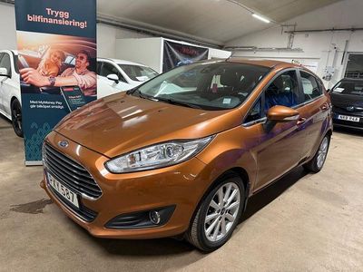 Brun Begagnad 2015 Ford Fiesta Titanium Halvkombi | 99 800 kr (Marknadspris)