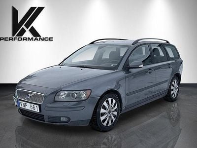 Grå Begagnad 2005 Volvo V50 Kinetic Kombi | 27 700 kr (Bra pris)