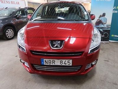 Begagnad Peugeot 5008 112 HK (82 kW) 2013 Röd Minibuss