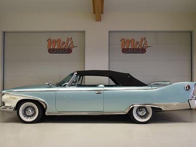 Ljus grön/vit Begagnad 1960 Plymouth Fury Cab | 849 000 kr