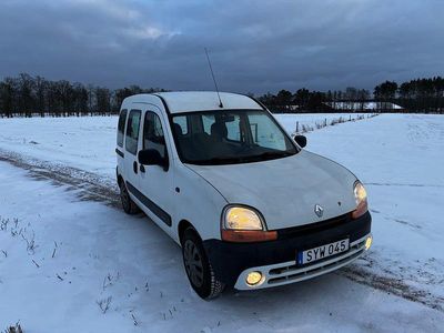 Begagnad Renault Kangoo 75 HK (55 kW) 2002 Matt Minibuss