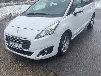 Begagnad Peugeot 5008 120 HK (88 kW) 2015 Minibuss