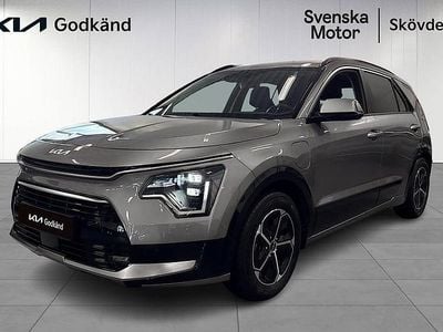 Grå Begagnad 2022 Kia Niro Advance SUV | 337 200 kr (Marknadspris)