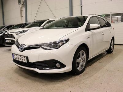 Vit Begagnad 2017 Toyota Auris Touring Sports Active Kombi | 124 800 kr (Marknadspris)
