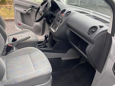 Begagnad VW Caddy 75 HK (55 kW) 2009 Minibuss