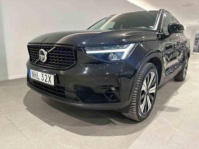 Svart Begagnad 2023 Volvo XC40 SUV | 399 500 kr