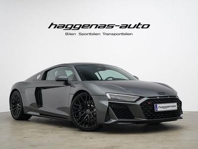 Grå Begagnad 2023 Audi R8 Coupé Performance Sportkupé | 1 645 000 kr