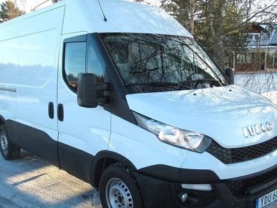 begagnad Iveco Daily 35-130 Automat, Högskåp 10 m3 med 3,5 tons Drag 2016, Minibuss